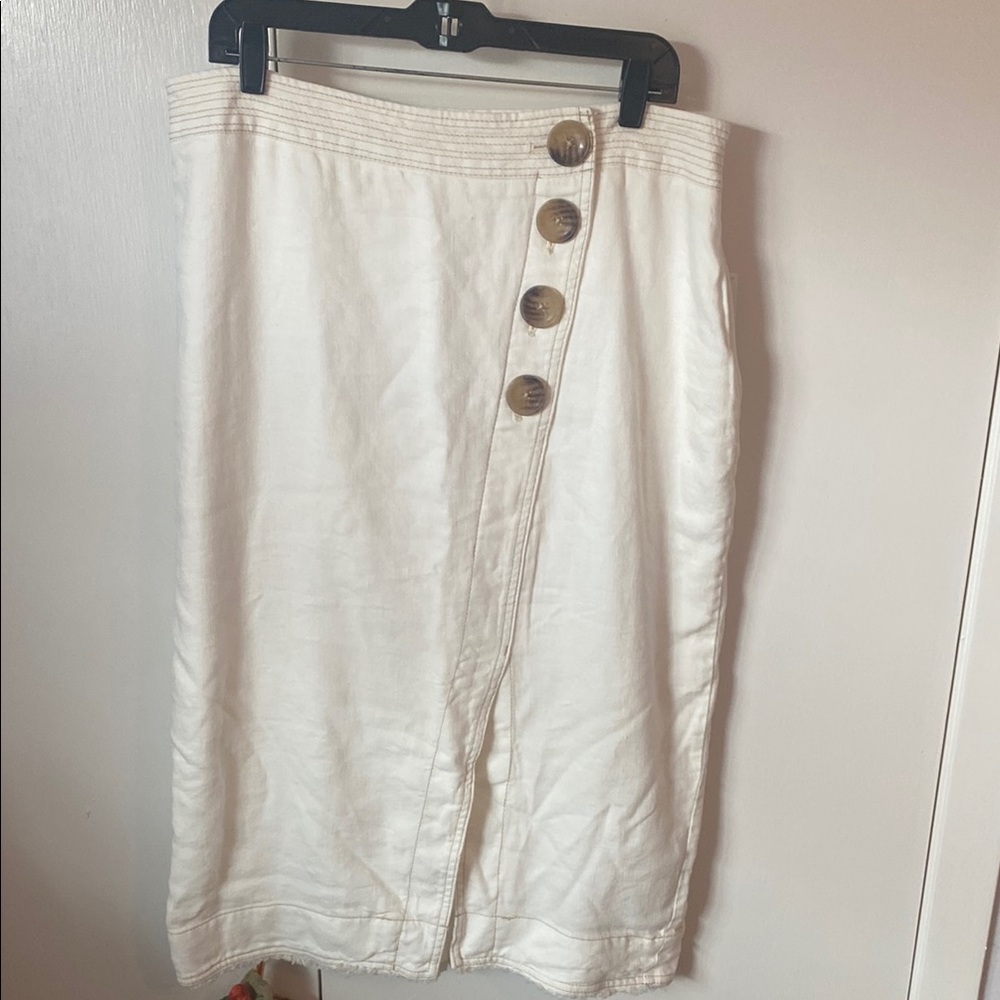 Elegant White Button-Front Skirt